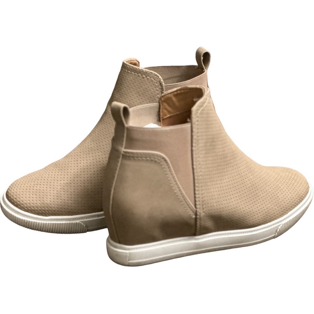 Dolce Vita Kimber Wedge Sneakers Cream - 9